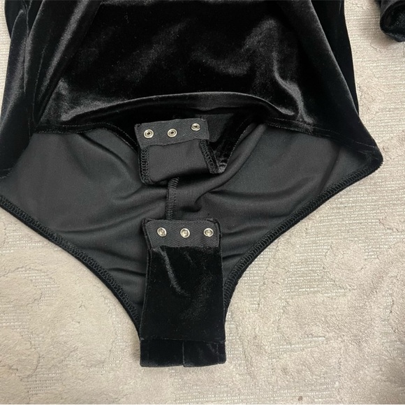 MISA LOS ANGELES Linde Velvet Bodysuit - Black - Size Small - Picture 5 of 7